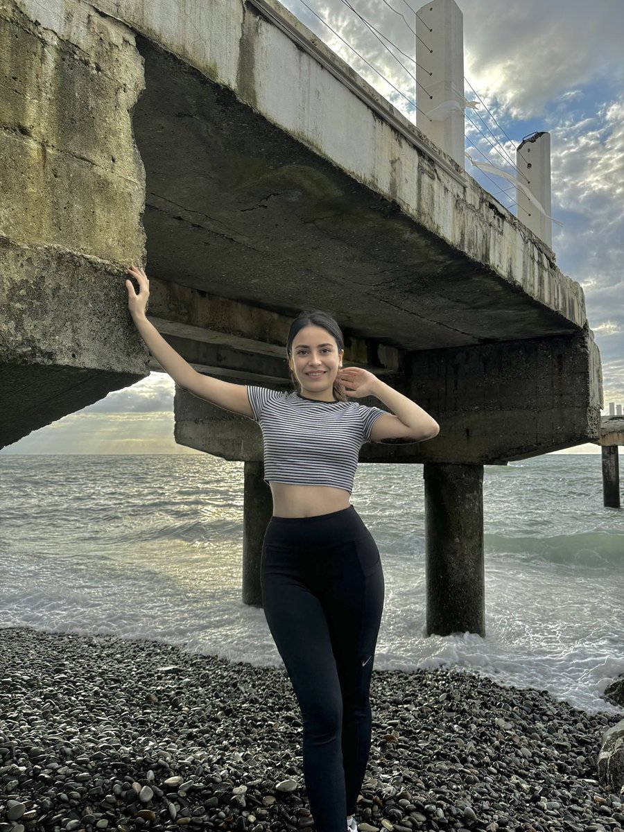 Tut Zeki ve Nazik Kadın Escort Bayan Ada
